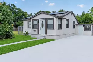 1900 25th St S, Saint Petersburg, FL 33712 - Photo 1