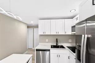 1900 25th St S, Saint Petersburg, FL 33712 - Photo 13