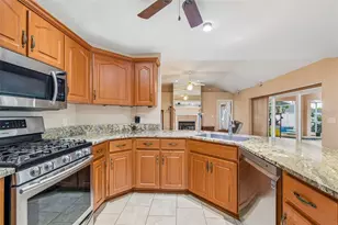5510 Highlands Vista Cir, Lakeland, FL 33812 - Photo 17