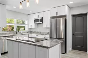 520 Lake Maggiore Blvd S, Saint Petersburg, FL 33705 - Photo 9