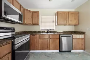 8517 Renald Blvd, Tampa, FL 33637 - Photo 7