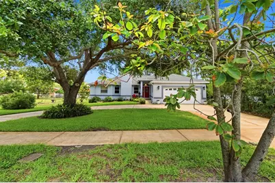 30 Glades Avenue, Tarpon Springs, FL 34689 - Photo 1
