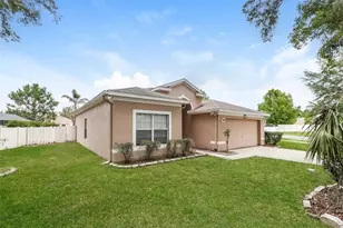 814 Coade Stone Dr, Seffner, FL 33584 - Photo 1