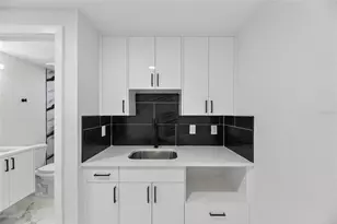 9608 N Aster Ave, Tampa, FL 33612 - Photo 23