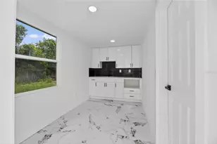 9608 N Aster Ave, Tampa, FL 33612 - Photo 37