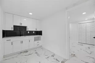 9608 N Aster Ave, Tampa, FL 33612 - Photo 39