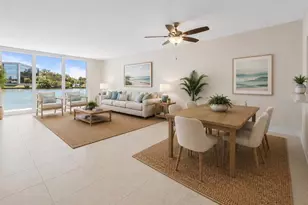 7425 Bay Island Dr S, South Pasadena, FL 33707 - Photo 1