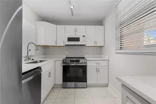 7425 Bay Island Dr S, South Pasadena, FL 33707 - Photo 13