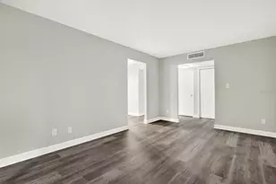 8345 13th St N, Saint Petersburg, FL 33702 - Photo 7