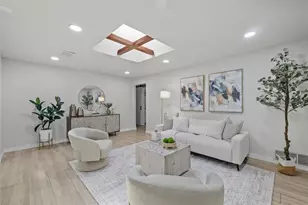 1905 Oro Ct, Clearwater, FL 33764 - Photo 13