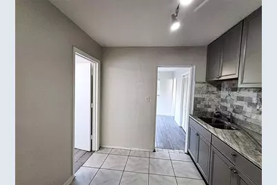 3947 Mohr Avenue N #1, Saint Petersburg, FL 33714 - Photo 9