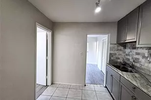 3947 Mohr Ave N, Saint Petersburg, FL 33714 - Photo 9