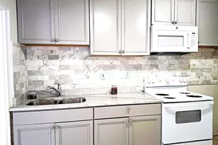 3947 Mohr Ave N, Saint Petersburg, FL 33714 - Photo 3
