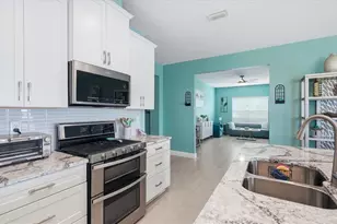 6230 Roadstead Ct, Apollo Beach, FL 33572 - Photo 7