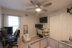 11910 Mango Groves Blvd, Seffner, FL 33584 - Photo 9