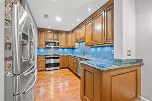 300 Beach Dr NE, Saint Petersburg, FL 33701 - Photo 9