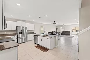 194 Argyll Dr, Spring Hill, FL 34609 - Photo 15