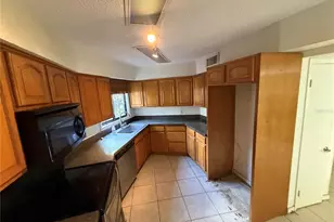 6904 Pine Tree Ln E, Lakeland, FL 33811 - Photo 5
