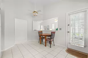 9207 Festival Ct, Tampa, FL 33647 - Photo 15