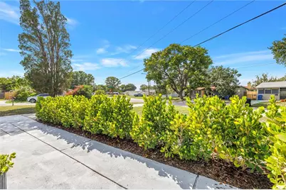 7599 Meadowlawn Drive N, Saint Petersburg, FL 33702 - Photo 5