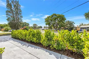7599 Meadowlawn Dr N, Saint Petersburg, FL 33702 - Photo 5