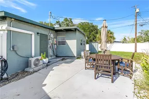 7599 Meadowlawn Dr N, Saint Petersburg, FL 33702 - Photo 33