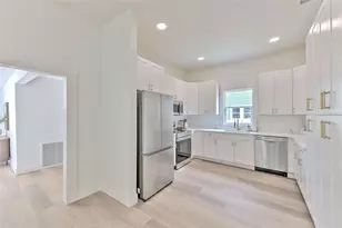 808 7th St N, Saint Petersburg, FL 33701 - Photo 13