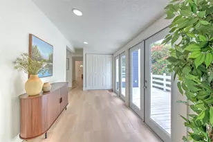 808 7th St N, Saint Petersburg, FL 33701 - Photo 17