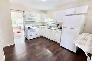 1016 Rosery Rd NW, Largo, FL 33770 - Photo 5