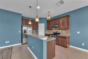 710 Parker Den Dr, Ruskin, FL 33570 - Photo 7