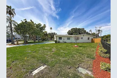 4101 Shore Acres Boulevard NE, Saint Petersburg, FL 33703 - Photo 9