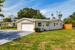 4101 Shore Acres Blvd NE, Saint Petersburg, FL 33703 - Photo 9