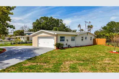 4101 Shore Acres Boulevard NE, Saint Petersburg, FL 33703 - Photo 7
