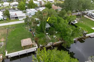 5323 Circle Dr, Weeki Wachee, FL 34607 - Photo 5