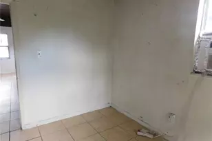 913 E 122nd Ave, Tampa, FL 33612 - Photo 11