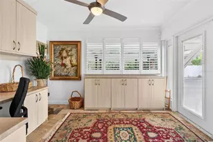 1065 Eden Isle Blvd NE, Saint Petersburg, FL 33704 - Photo 15