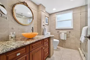 1065 Eden Isle Blvd NE, Saint Petersburg, FL 33704 - Photo 21