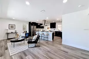 2335 Murilla Way S, Saint Petersburg, FL 33712 - Photo 3