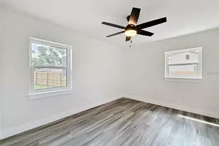 2335 Murilla Way S, Saint Petersburg, FL 33712 - Photo 23