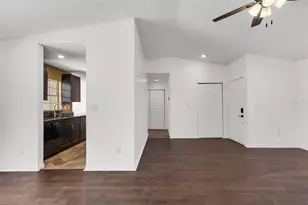 1358 Foxboro Dr, Brandon, FL 33511 - Photo 9
