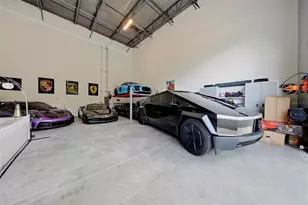 6500 Motor Enclave Wy, Tampa, FL 33610 - Photo 5