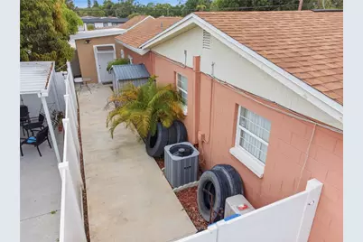 4914 Holiday Drive, Tampa, FL 33615 - Photo 7