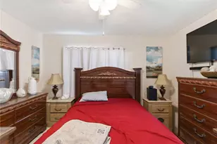 4914 Holiday Dr, Tampa, FL 33615 - Photo 21