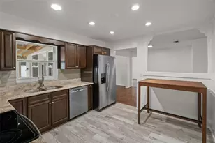 2037 67th Ave S, Saint Petersburg, FL 33712 - Photo 9