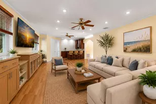 921 Point Seaside Dr, Crystal Beach, FL 34681 - Photo 5