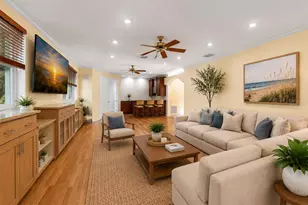 921 Point Seaside Dr, Crystal Beach, FL 34681 - Photo 5