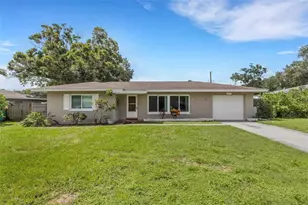 1615 Pinewood Dr, Clearwater, FL 33756 - Photo 1