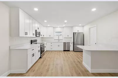6003 Tampa Shores Boulevard, Tampa, FL 33615 - Photo 3