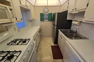 5967 Terrace Park Dr N, Saint Petersburg, FL 33709 - Photo 13