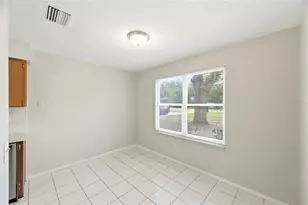 8124 Omaha Cir, Spring Hill, FL 34606 - Photo 7